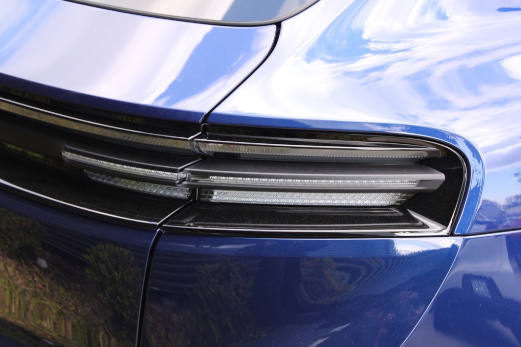 2025 Porsche Macan Electric photo 11