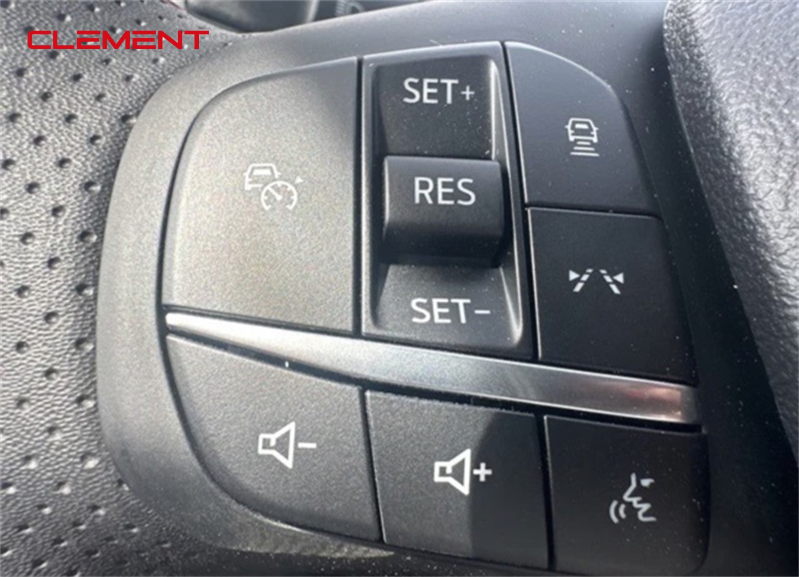 2024 Ford Escape ST-Line Hybrid photo 5