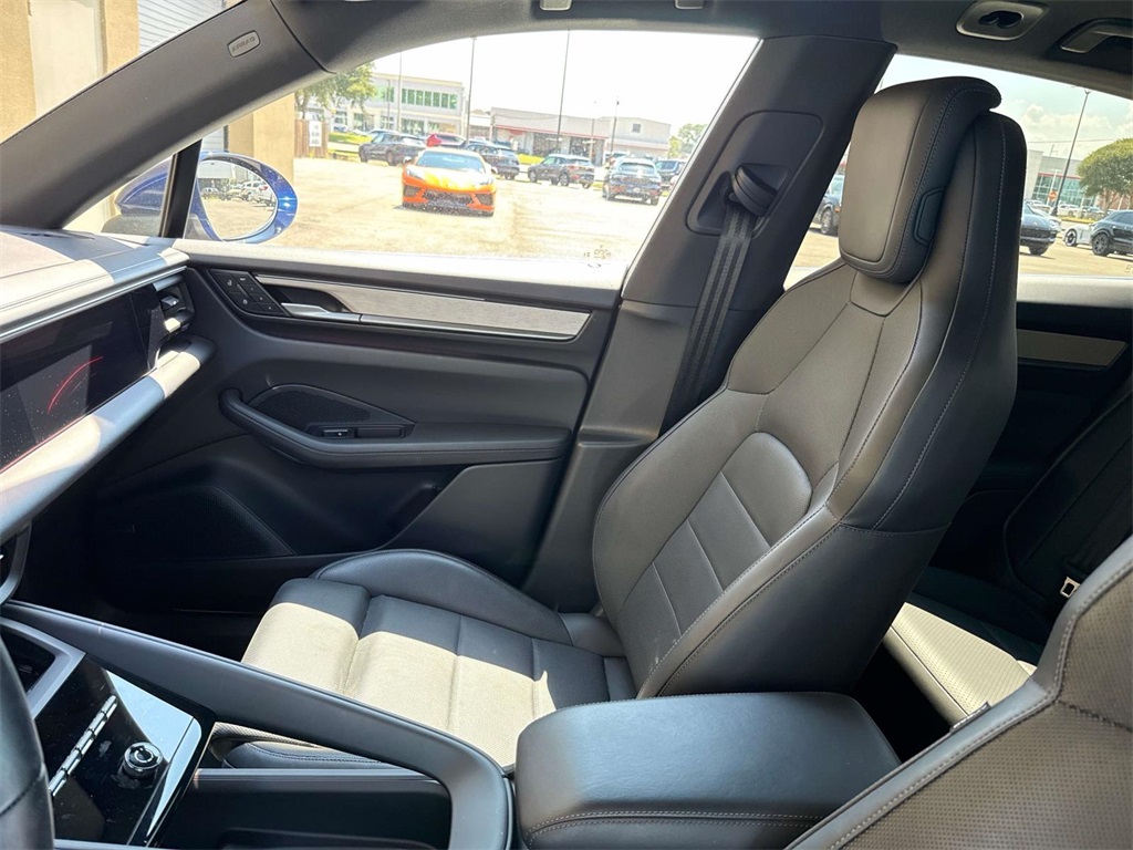 2024 Porsche Macan Electric 4 photo 20