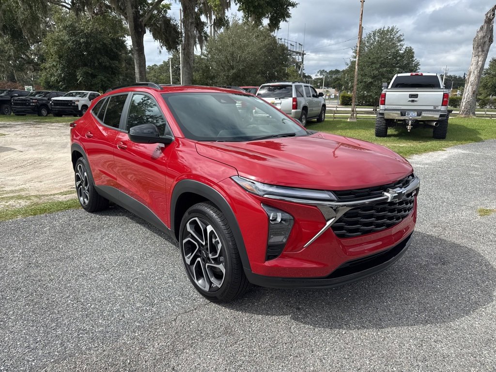 2026 Chevrolet Trax photo 2