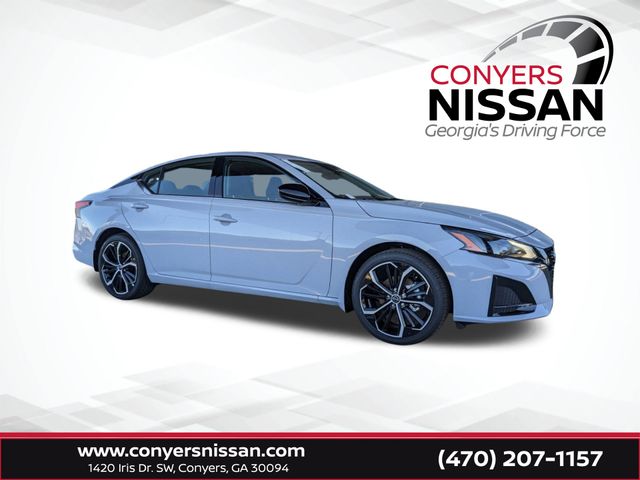 2025 Nissan Altima SR's photo