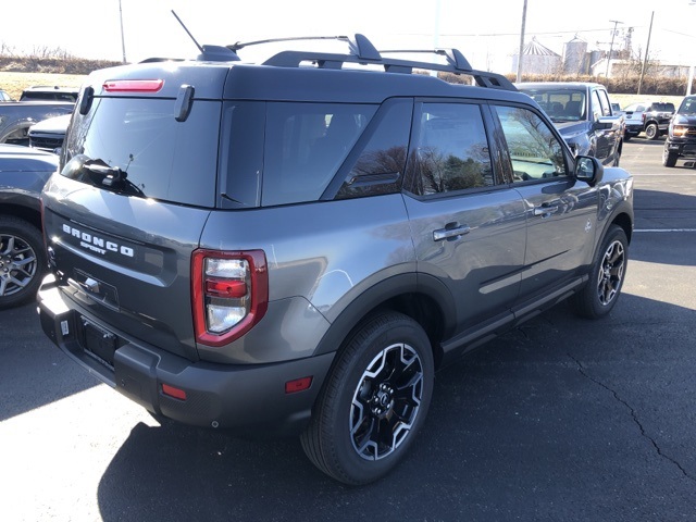 2025 Ford Bronco Sport Outer Banks photo 3