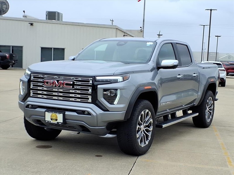 2023 Gmc Canyon Denali photo 2