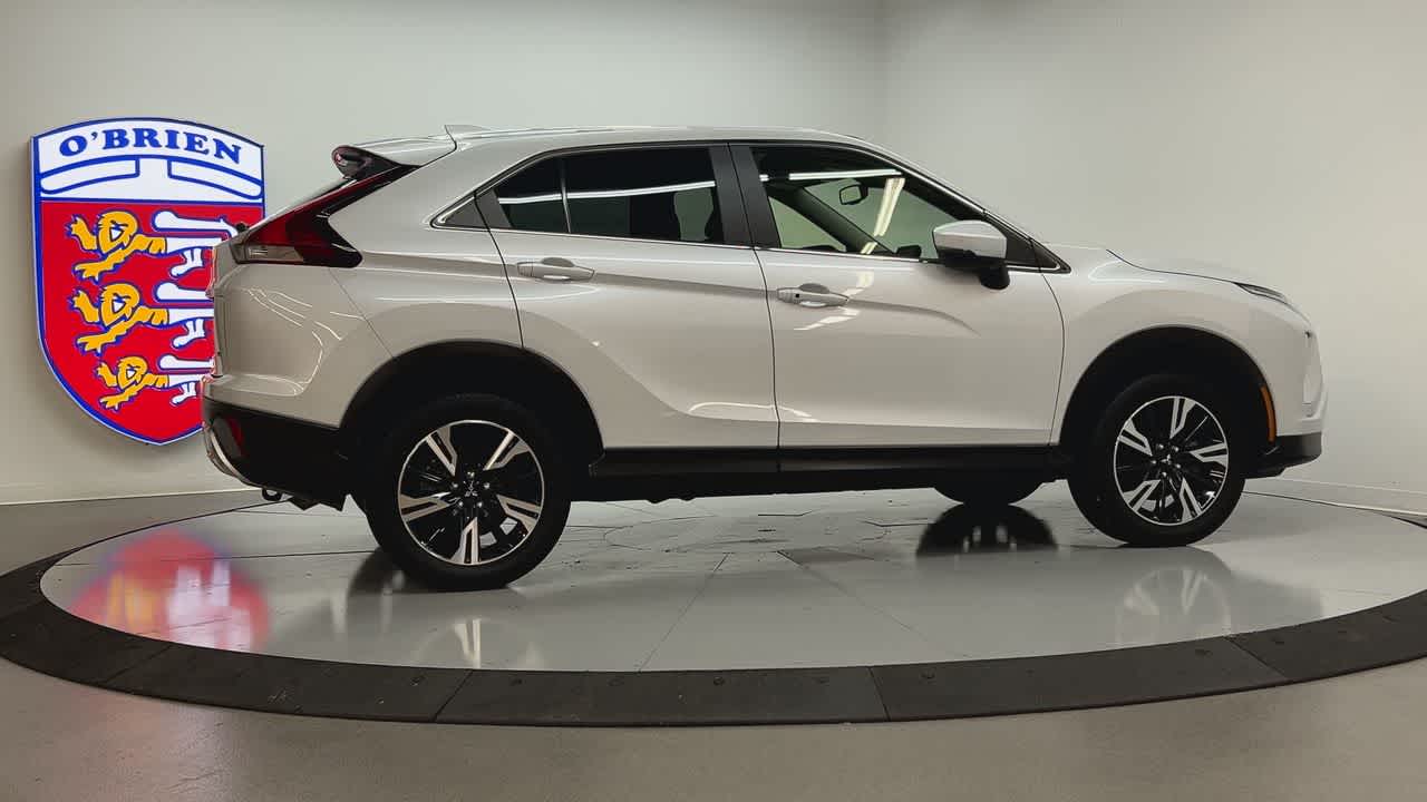 2023 Mitsubishi Eclipse Cross SE photo 4