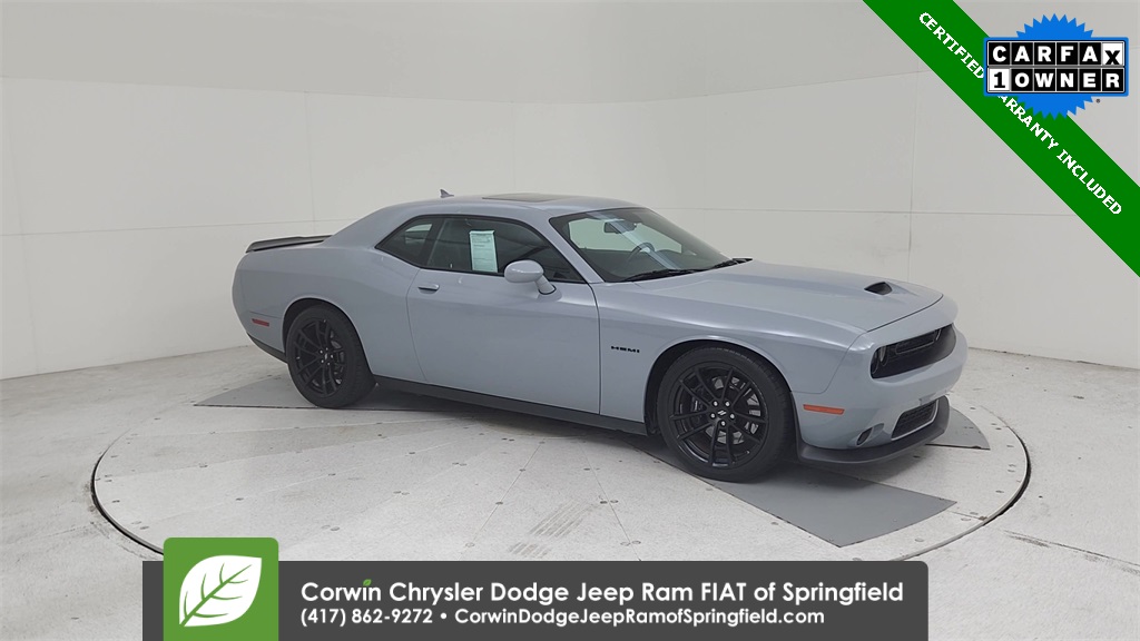 2022 Dodge Challenger R/T photo 2