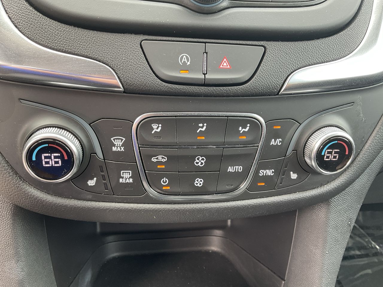 2024 Chevrolet Equinox LT photo 13