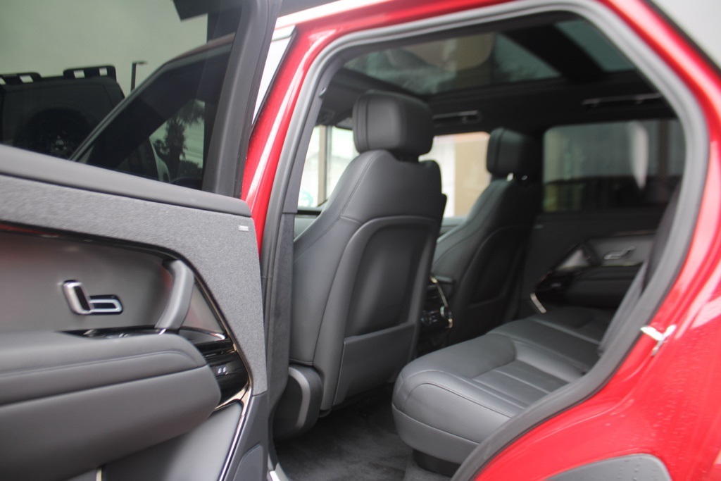 2024 Land Rover Range Rover Sport P400 Dynamic SE photo 25