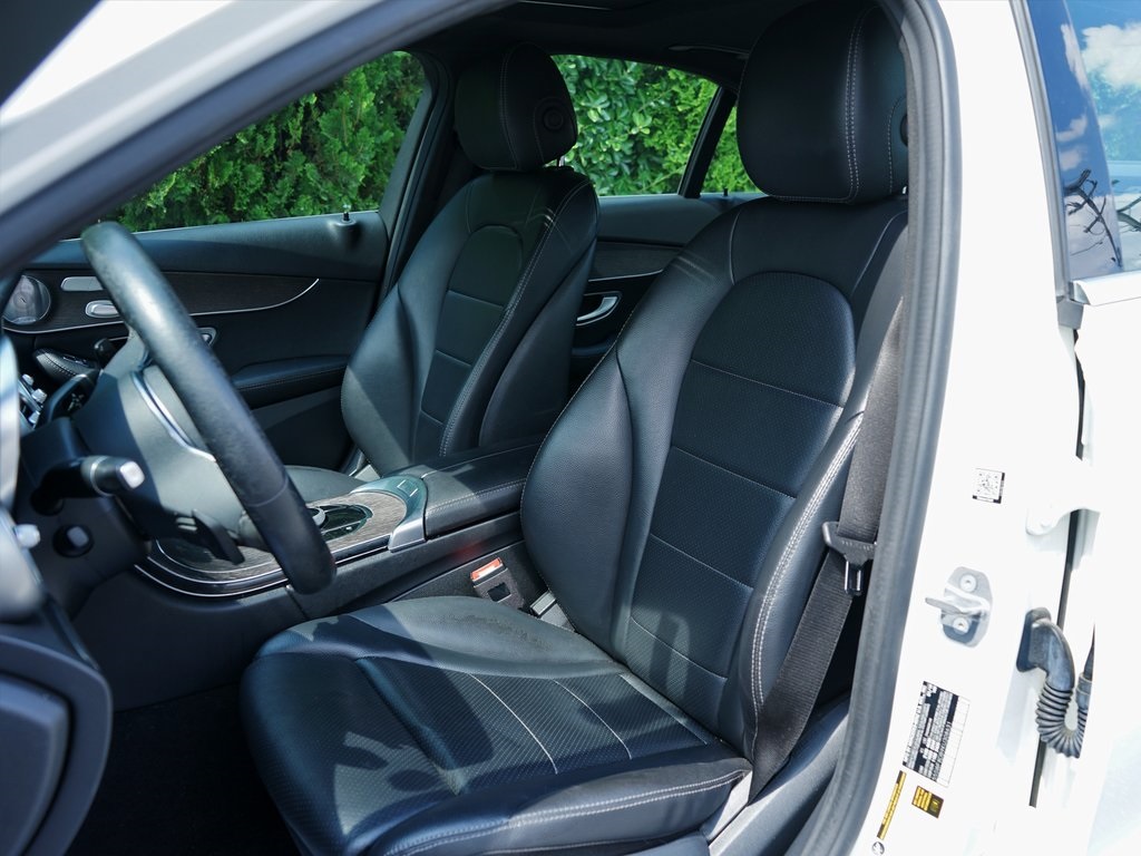 2019 Mercedes Benz C 300 photo 3
