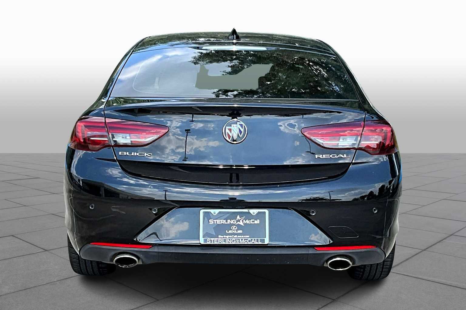 2018 Buick Regal Sportback Preferred II photo 4