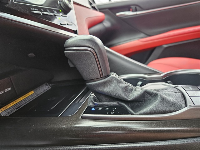 2021 Toyota Camry Hybrid XSE photo 22