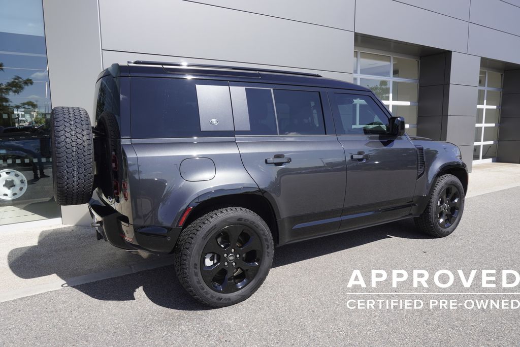 2023 Land Rover Defender 110 X-Dynamic SE photo 4
