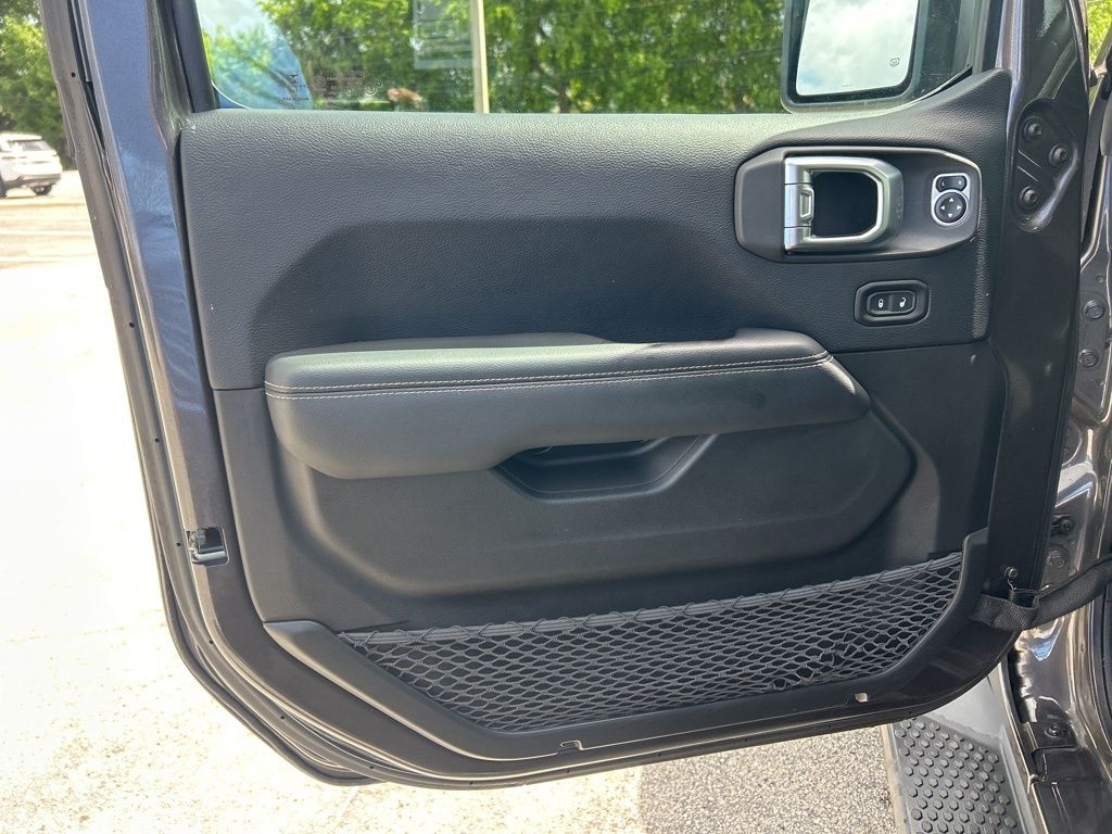 2019 Jeep Wrangler Unlimited Sahara photo 35