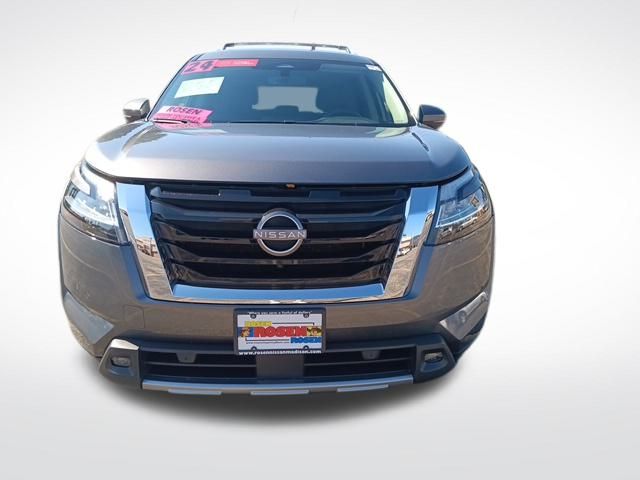 2023 Nissan Pathfinder SL photo 25