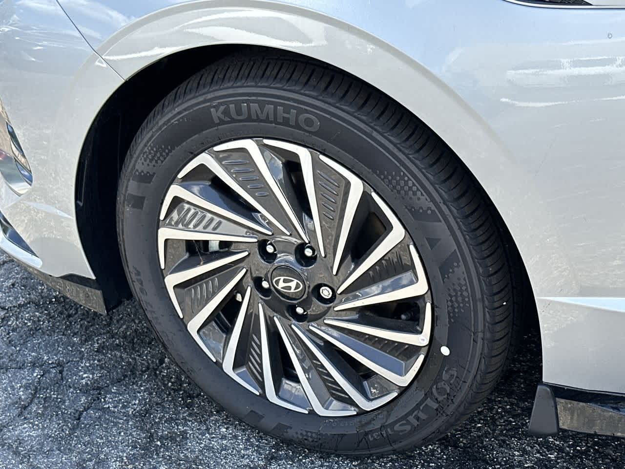 2025 Hyundai Sonata Hybrid SEL photo 11