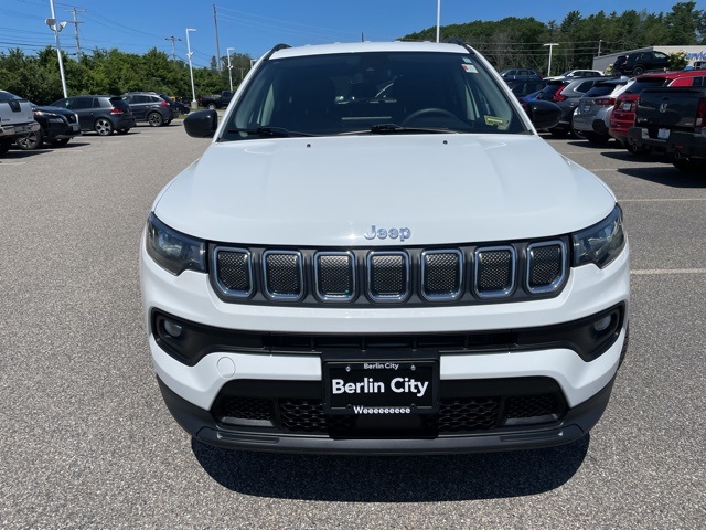 2022 Jeep Compass Latitude photo 2
