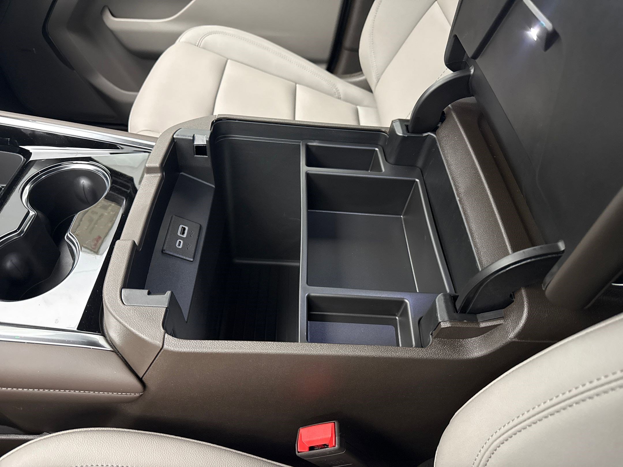 2025 Chevrolet Tahoe LT photo 34