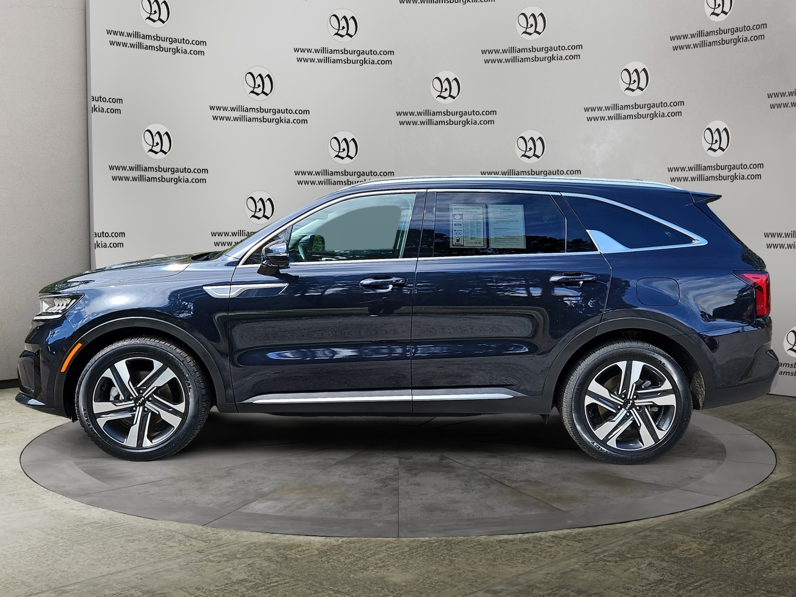 2023 Kia Sorento Hybrid EX photo 2