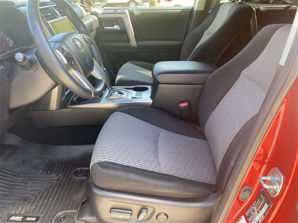 2022 Toyota 4Runner SR5 photo 9