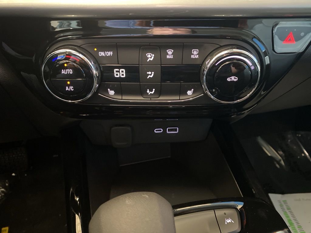2026 Chevrolet Trax LT photo 3