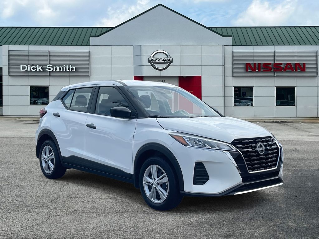 2025 Nissan KICKS PLAY Base