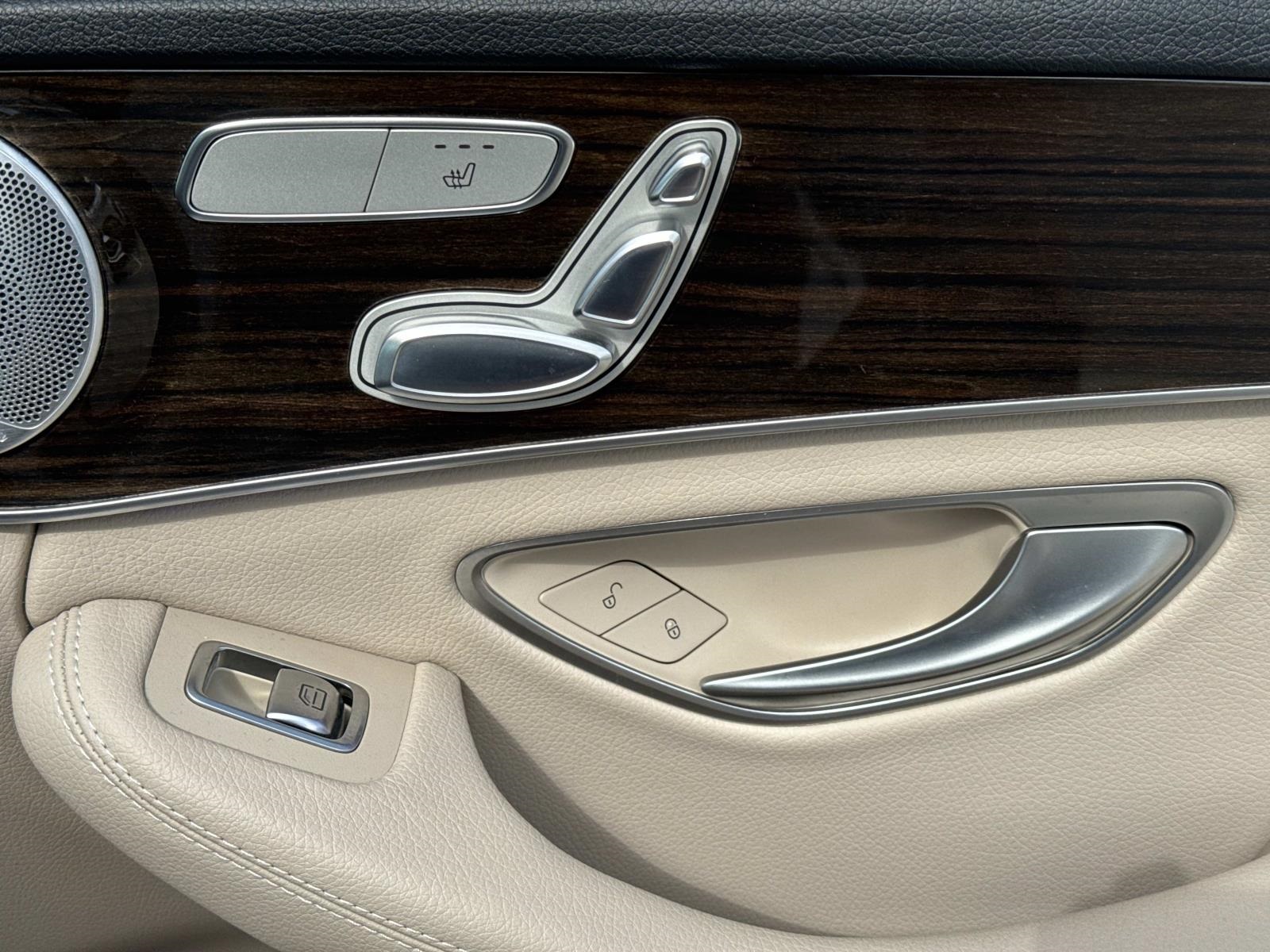 2021 Mercedes Benz C 300 photo 12