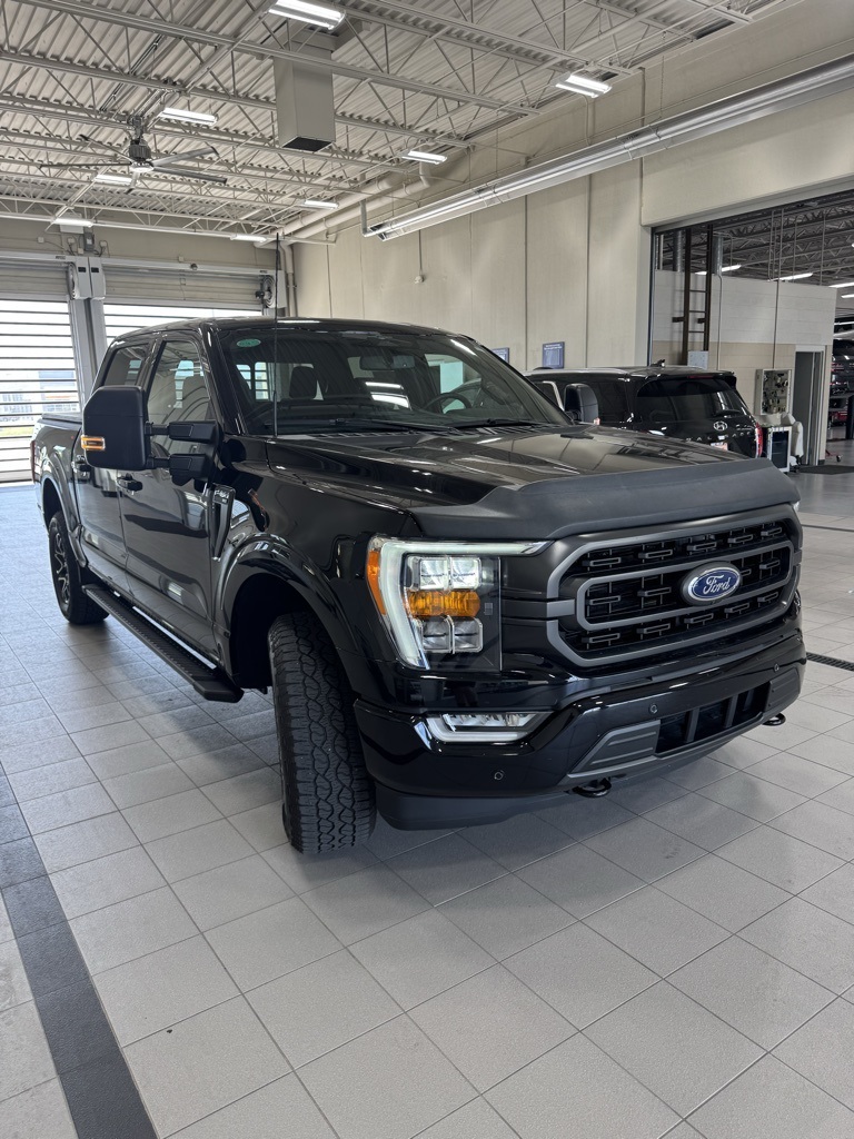 2023 Ford F-150 XLT photo 2