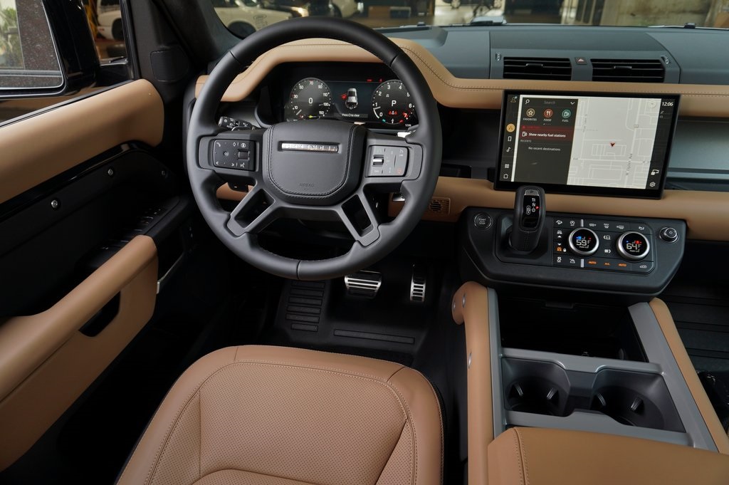 2025 LAND ROVER DEFENDER - Image 14