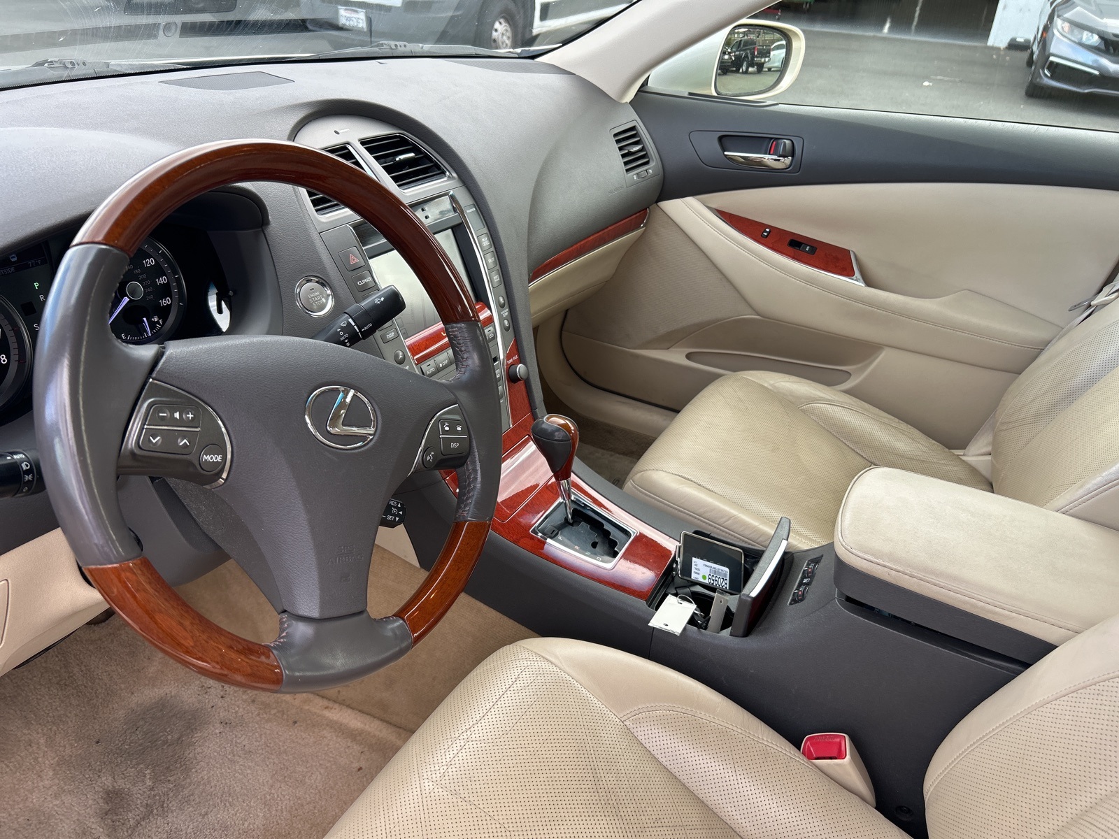 2010 Lexus ES 350 photo 9