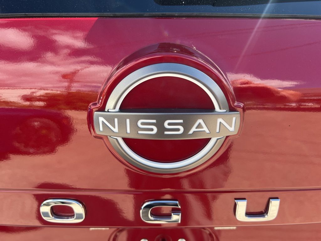 2023 Nissan Rogue SV photo 30