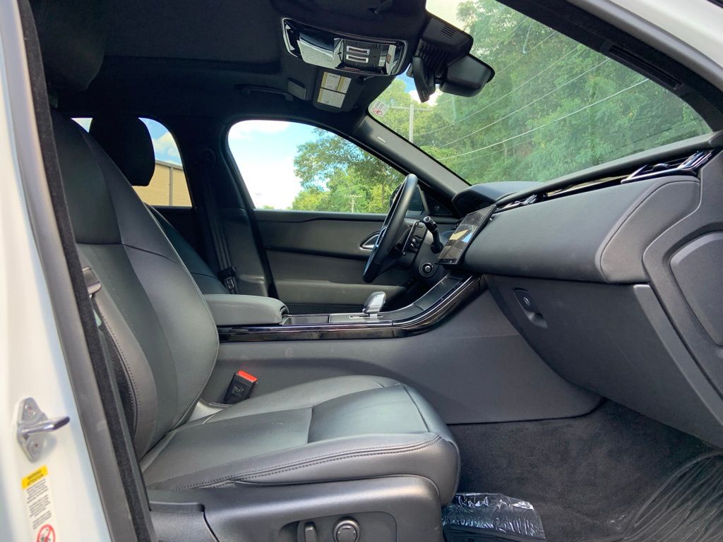 2025 Land Rover Range Rover Velar SE photo 18