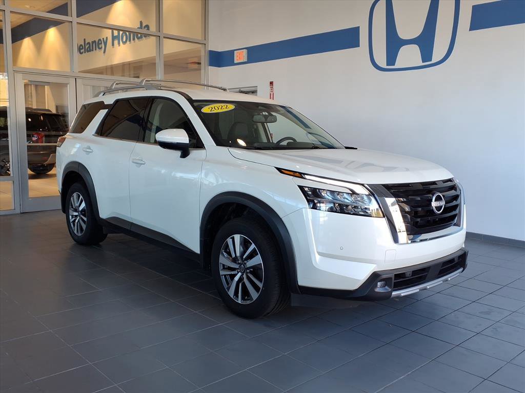 2022 Nissan Pathfinder SL
