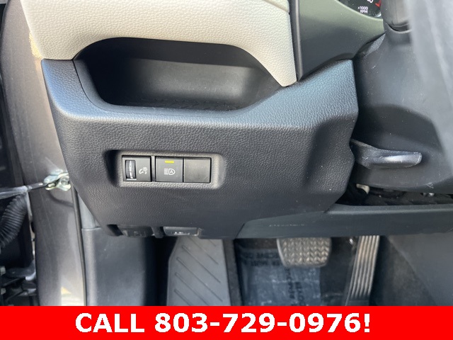 2021 Toyota RAV4 XLE photo 29