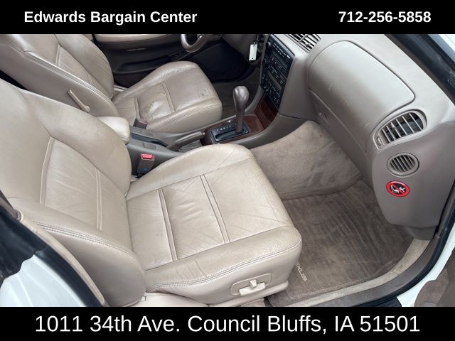 1996 Lexus ES 300 photo 11