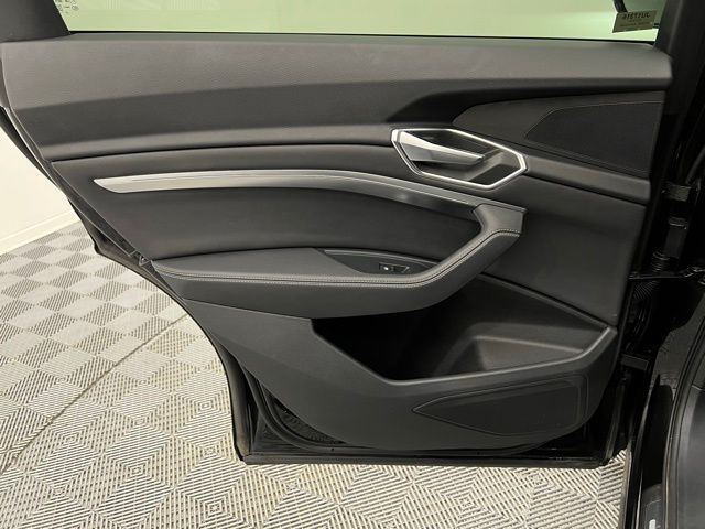 2023 Audi e-tron Premium photo 42