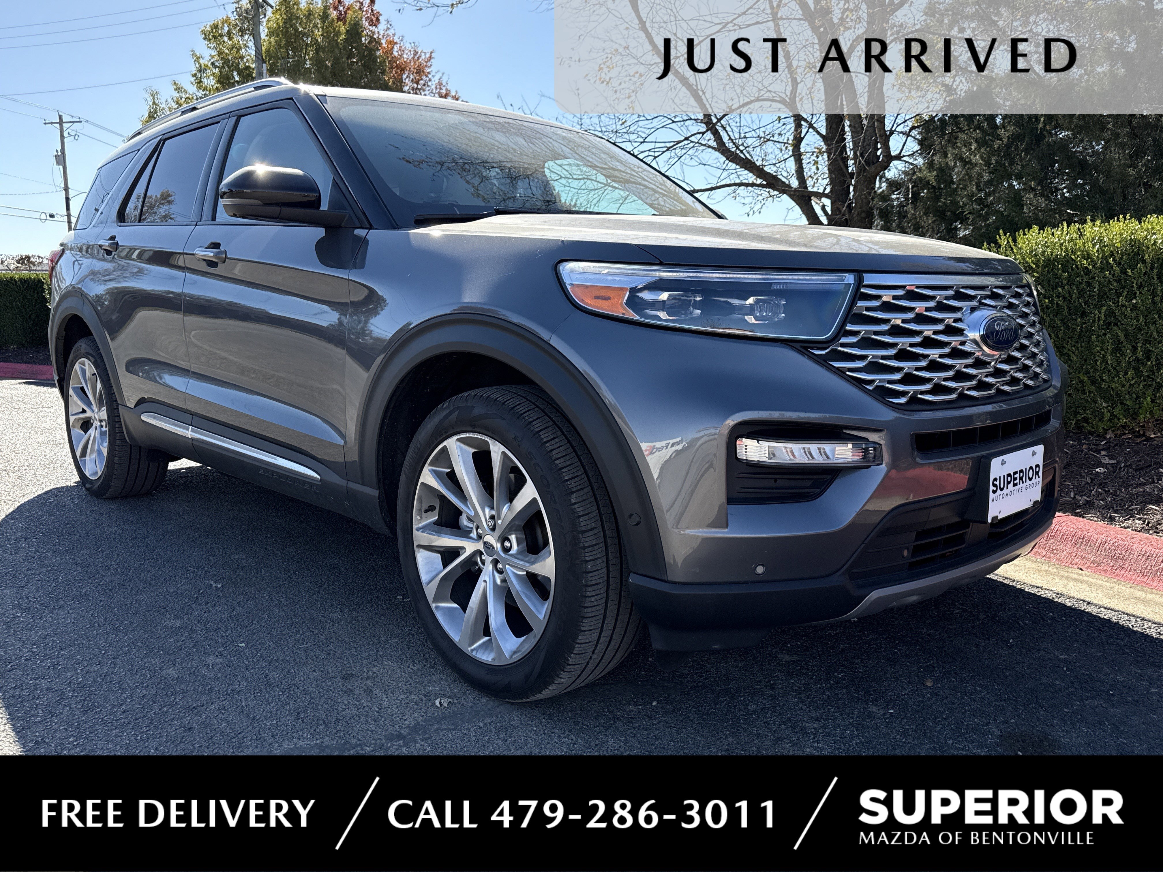 2021 Ford Explorer Platinum's photo