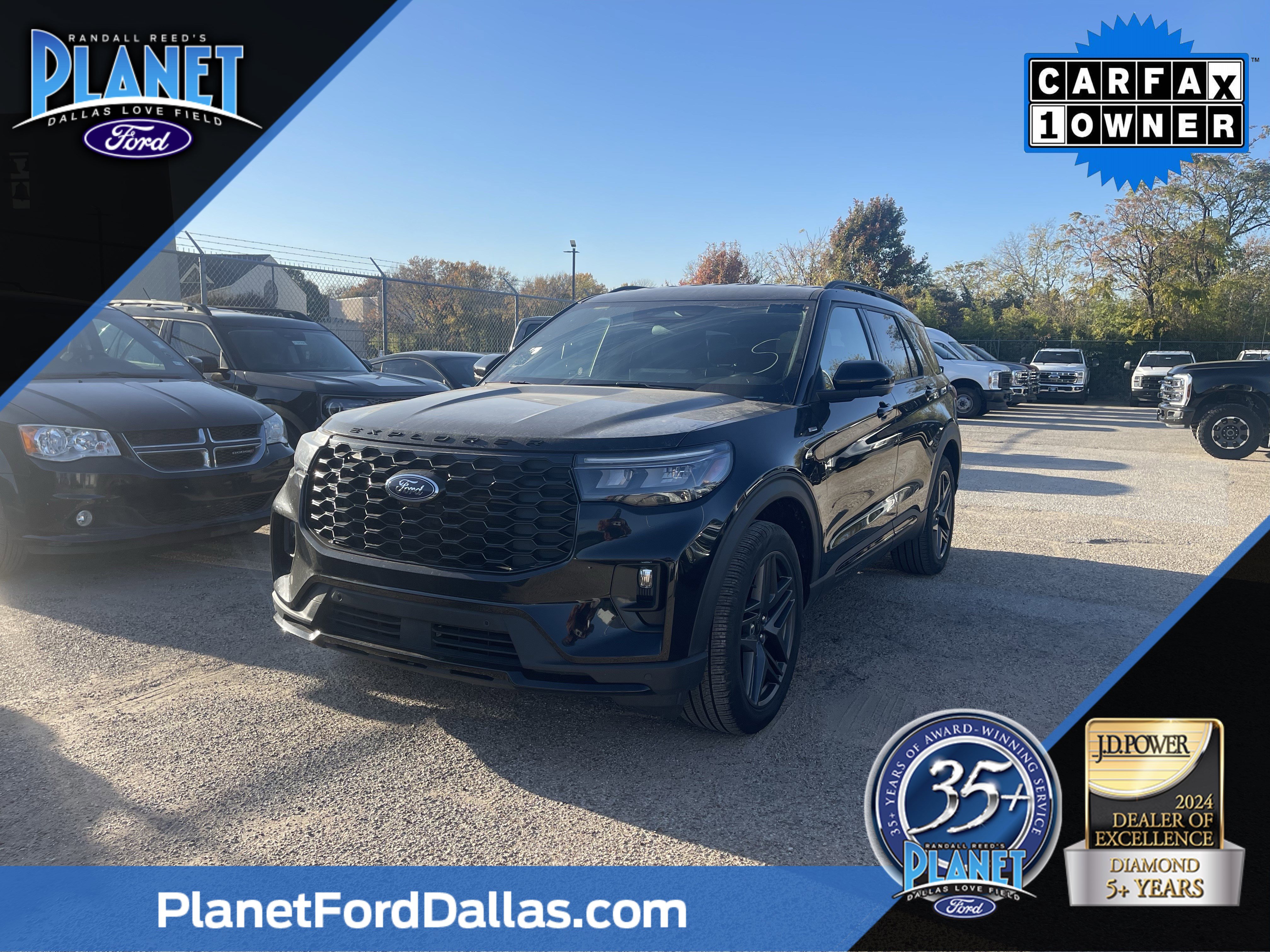 2025 Ford Explorer ST-LINE's photo