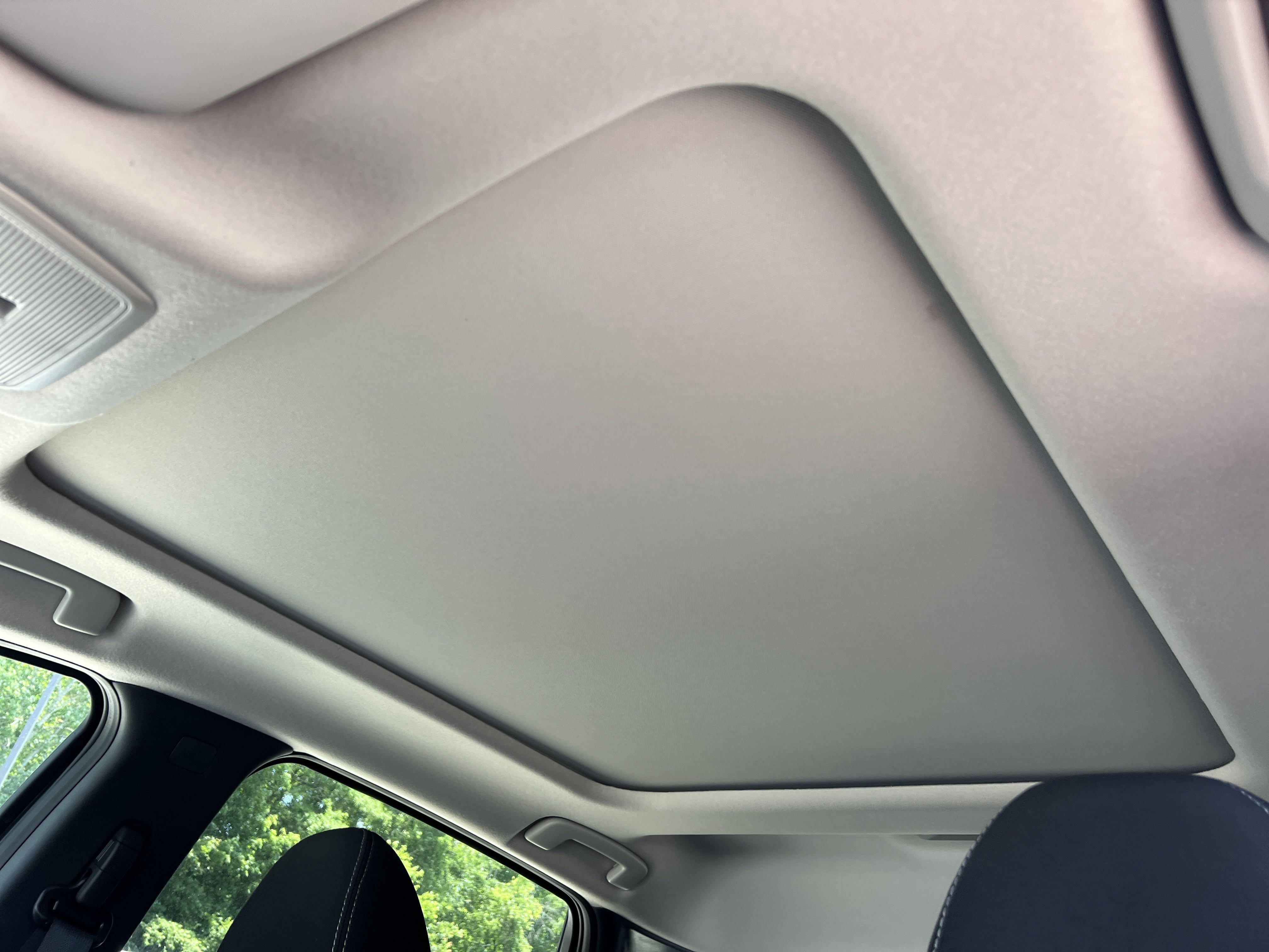 2025 Nissan Kicks SV photo 17