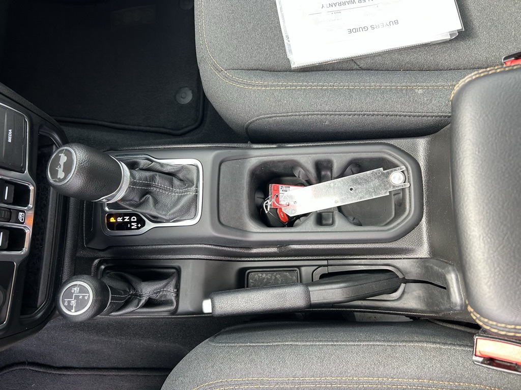 2024 Jeep Wrangler Sahara 4xe photo 17