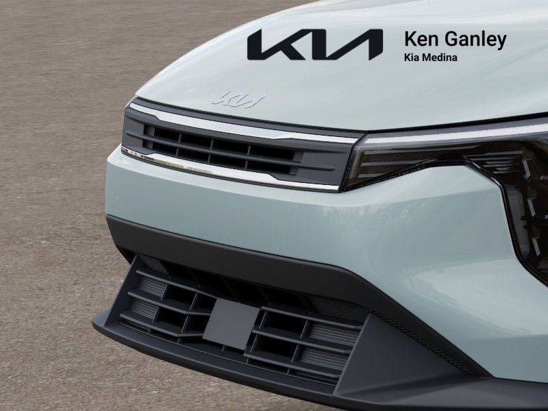 2025 Kia K4 LXS photo 3