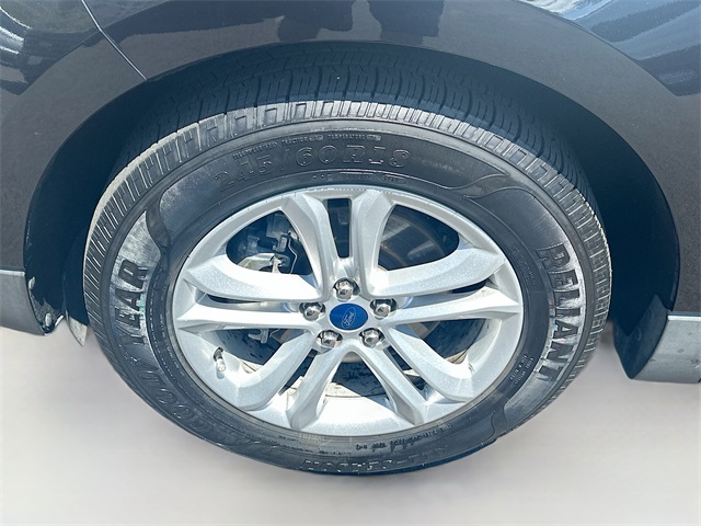 2020 Ford Edge SEL photo 29