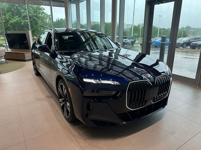 2025 BMW 760