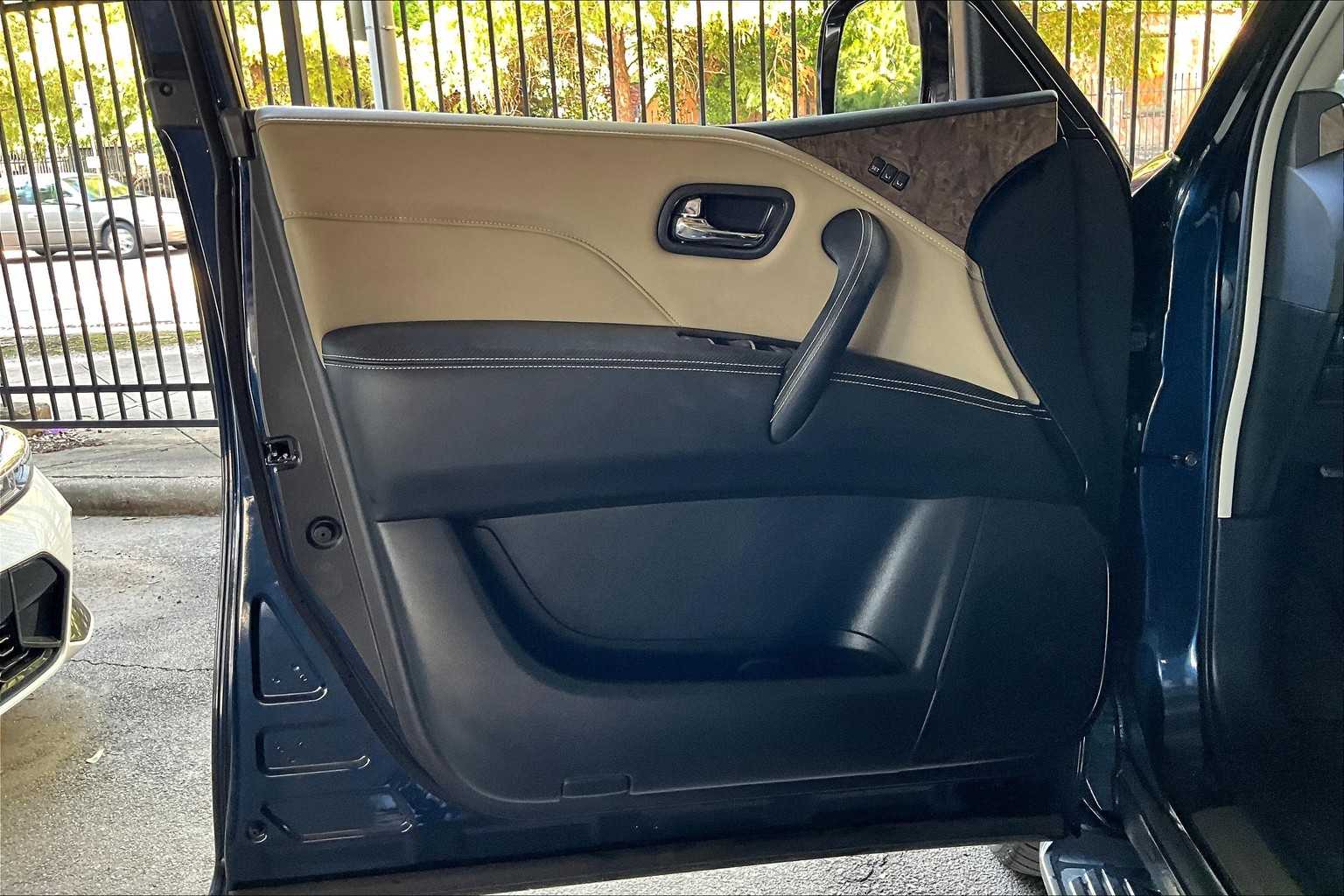 2023 Infiniti QX80 Premium Select photo 18