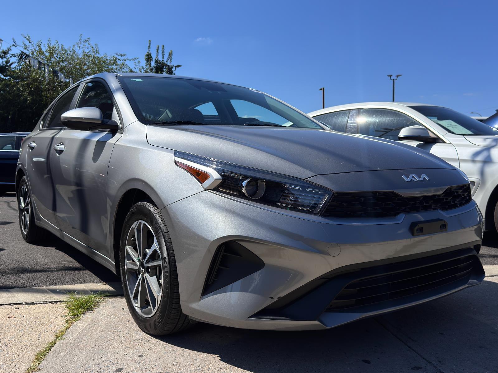 2023 Kia Forte LXS photo 3