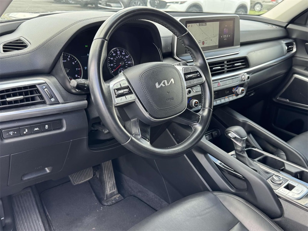 2022 Kia Telluride LX photo 2