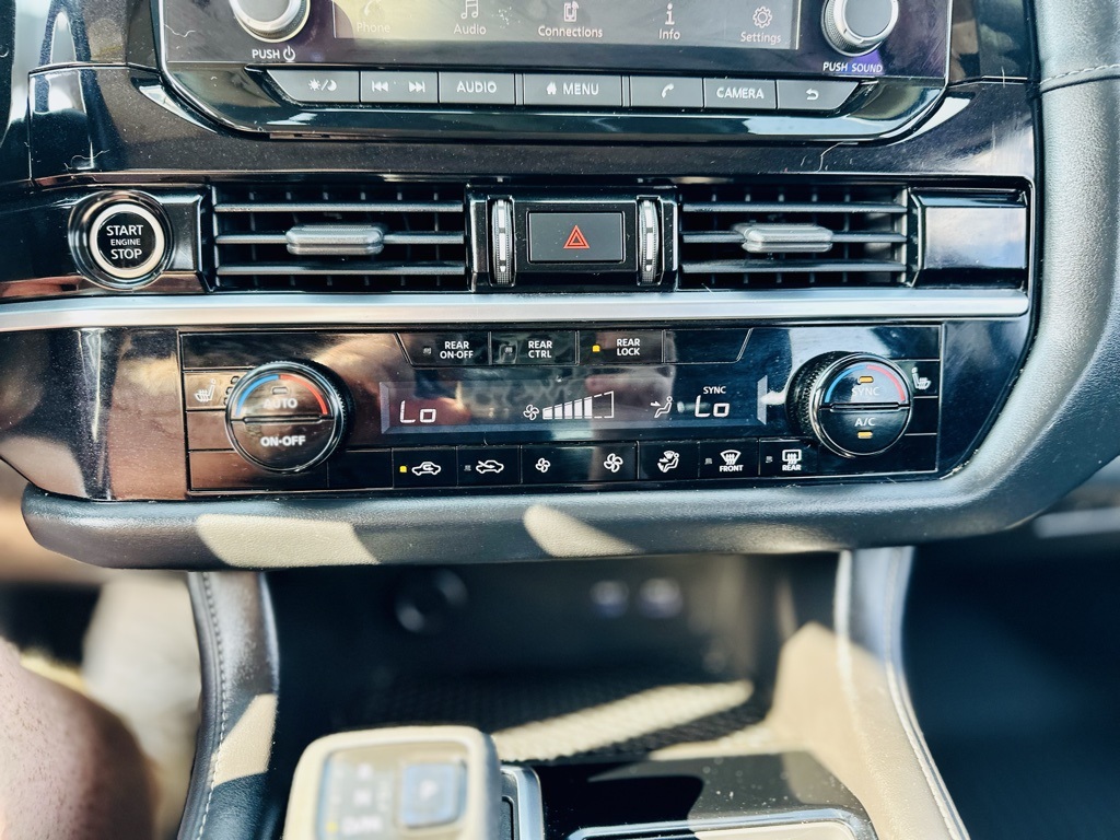 2022 Nissan Pathfinder SV photo 24