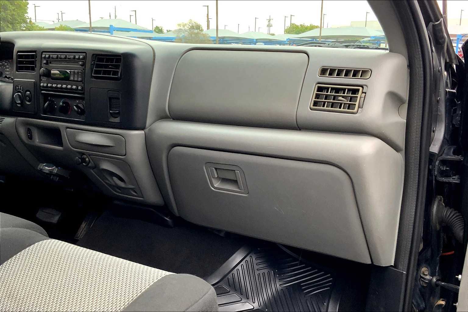 2003 Ford F-250 XLT photo 16