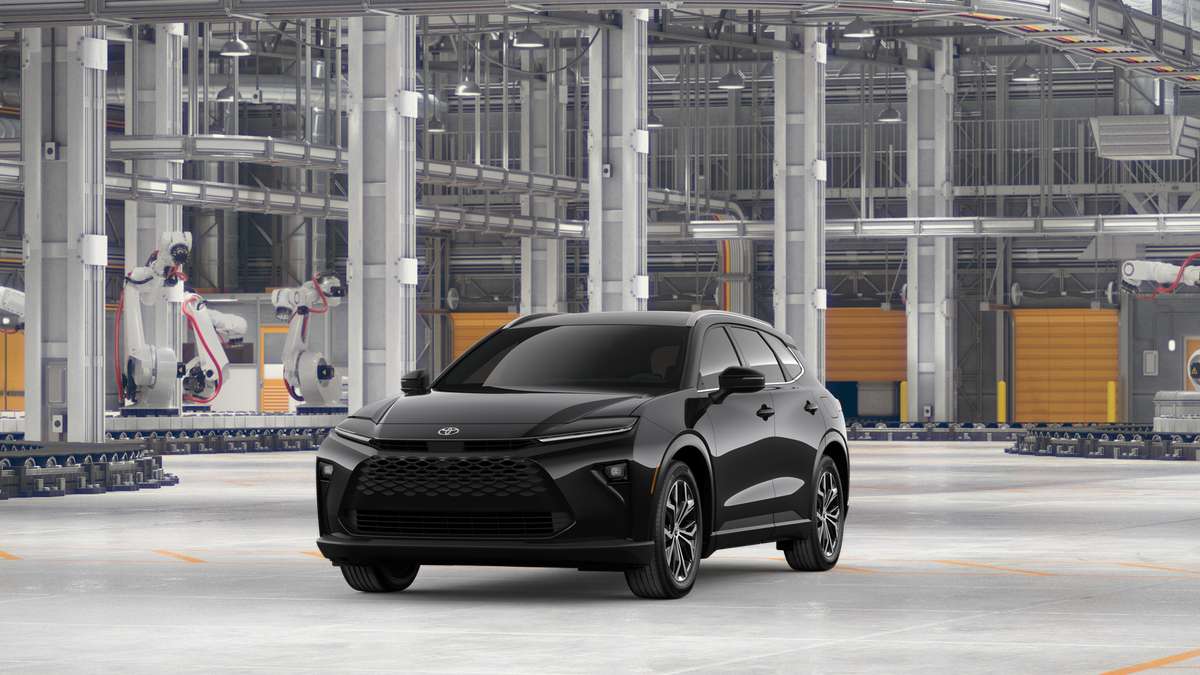 2026 Toyota Crown Signia XLE's photo