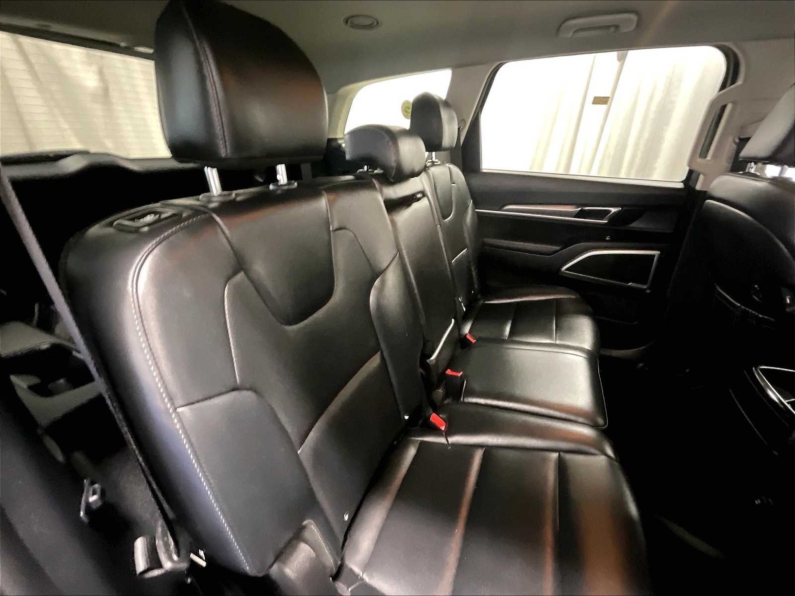 2020 Kia Telluride LX photo 16