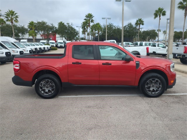 2022 Ford Maverick XLT photo 2