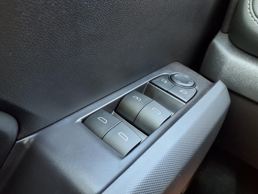 2026 Chevrolet Colorado LT photo 13